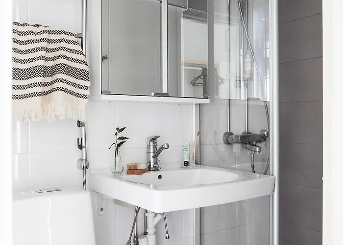 Quiet Haven - Fast Wifi, Functional Living, Remote Work, Doorstep Parking Διαμέρισμα *