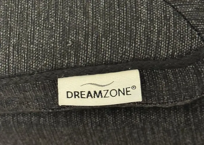 Quiet Haven - Fast Wifi, Functional Living, Remote Work, Doorstep Parking