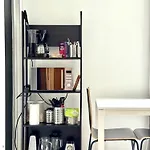 Quiet Haven - Fast Wifi, Functional Living, Remote Work, Doorstep Parking *