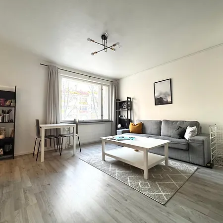 Daire Quiet Haven - Fast Wifi, Functional Living, Remote Work, Doorstep Parking *