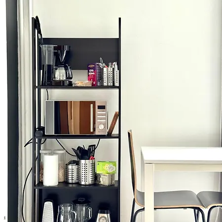 Quiet Haven - Fast Wifi, Functional Living, Remote Work, Doorstep Parking *